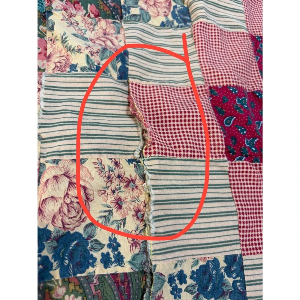 Vintage Patchwork Quilt Scalloped Edge Floral Paisley Reversible Multicolor